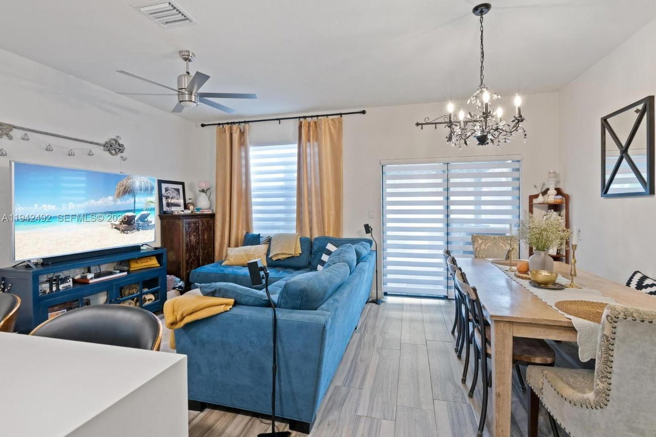 Real estate property located at 3304 92nd Pl, Miami-dade, Bonterra, Hialeah, FL