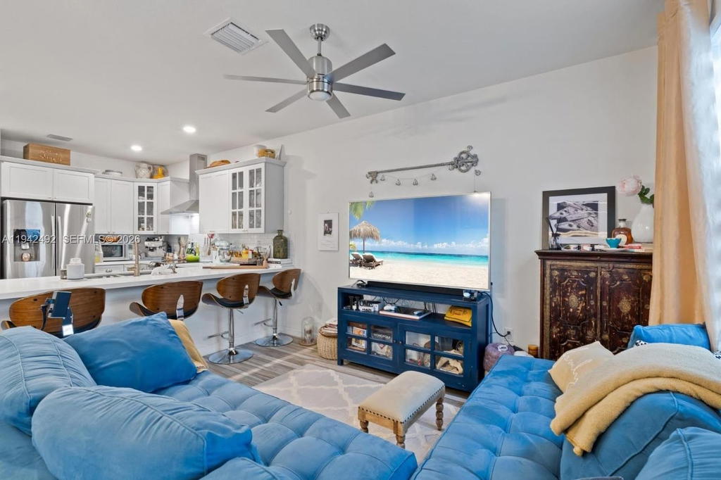 Real estate property located at 3304 92nd Pl, Miami-dade, Bonterra, Hialeah, FL