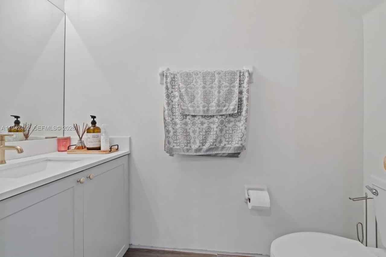 Real estate property located at 3304 92nd Pl, Miami-dade, Bonterra, Hialeah, FL