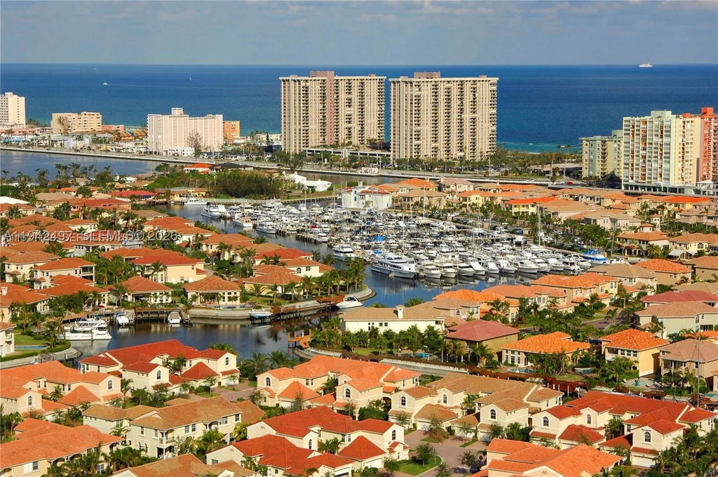 Real estate property located at 963 Harbor Vw S, Broward, Three Islands 3rd Section, Hollywood, FL