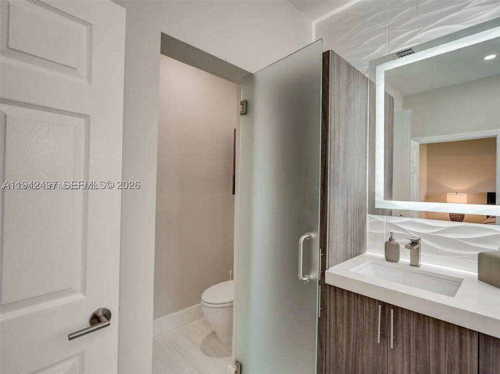 Real estate property located at 963 Harbor Vw S, Broward, Three Islands 3rd Section, Hollywood, FL