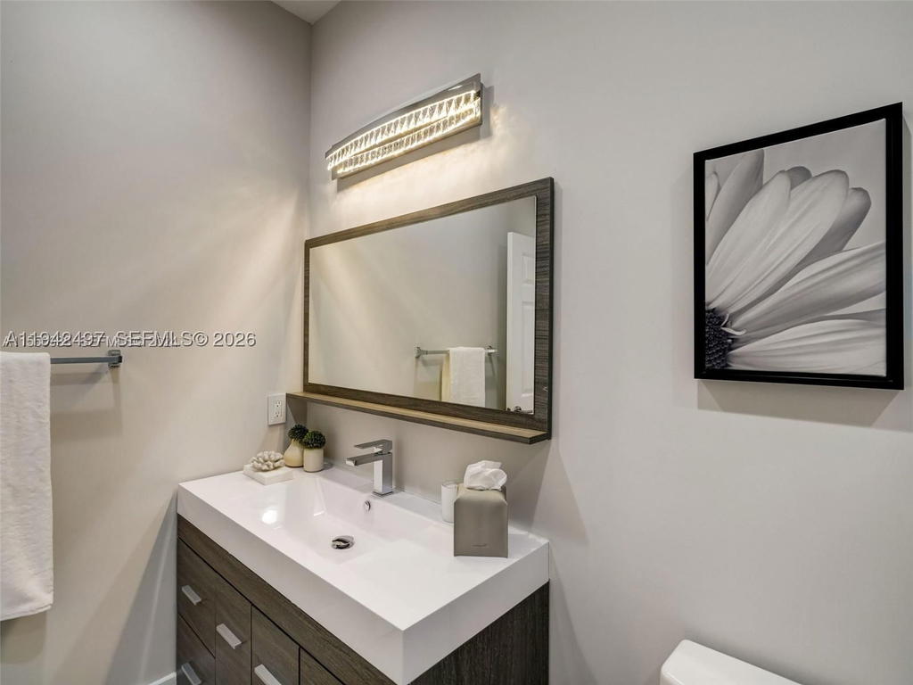 Real estate property located at 963 Harbor Vw S, Broward, Three Islands 3rd Section, Hollywood, FL