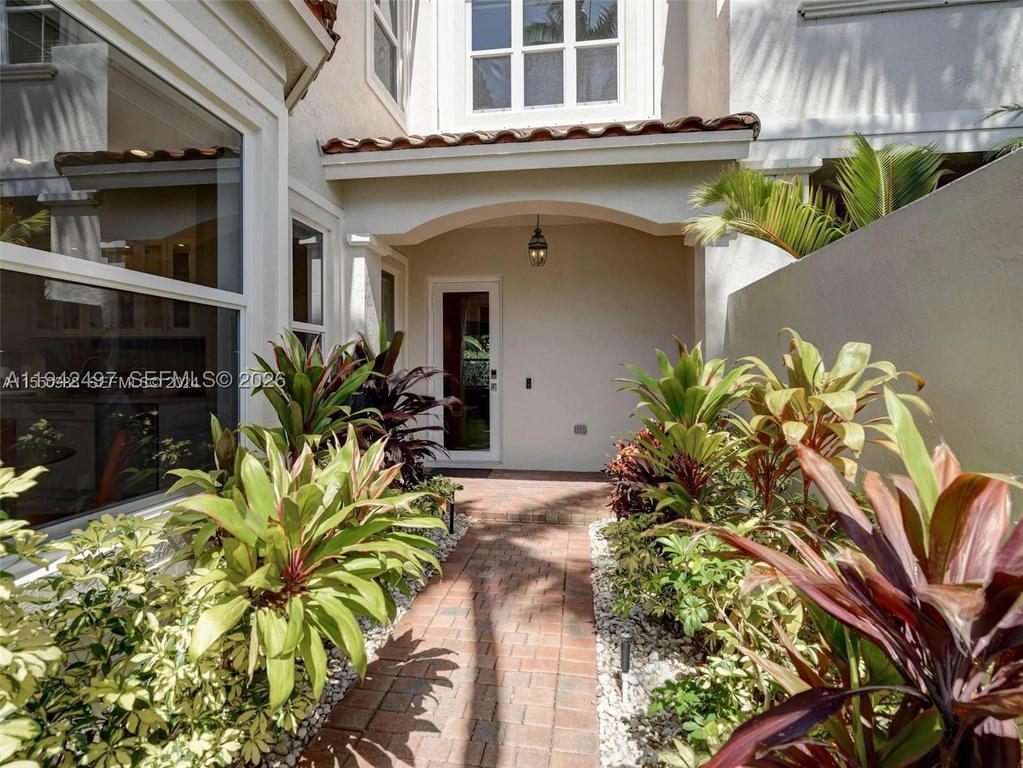 Real estate property located at 963 Harbor Vw S, Broward, Three Islands 3rd Section, Hollywood, FL