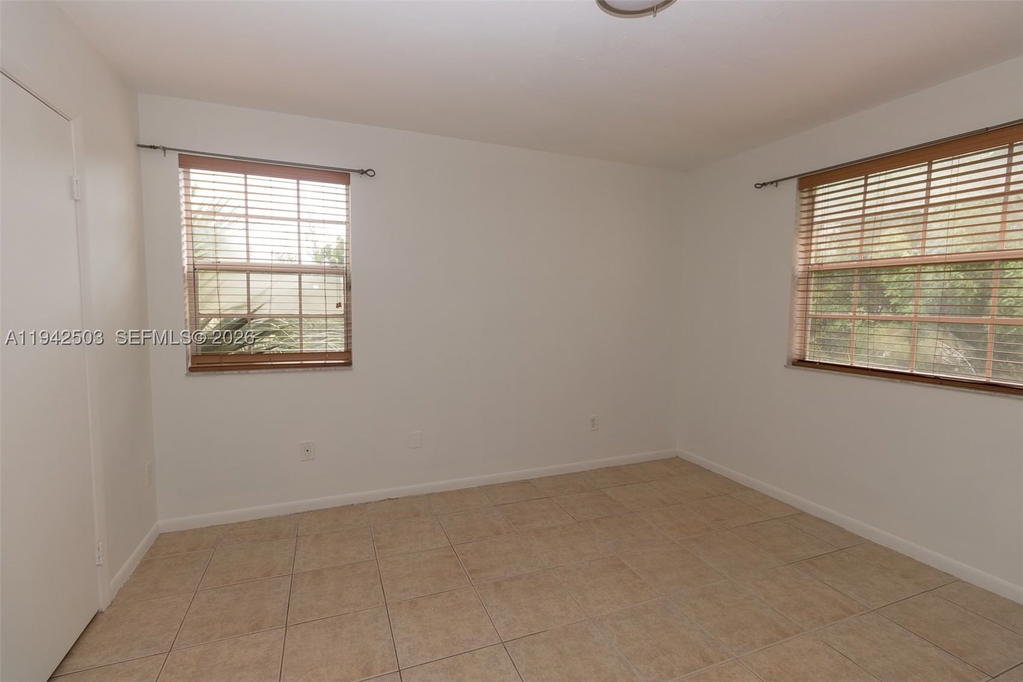 Real estate property located at 18328 68th Ave P, Miami-dade, La Hacienda Country Club, Hialeah, FL