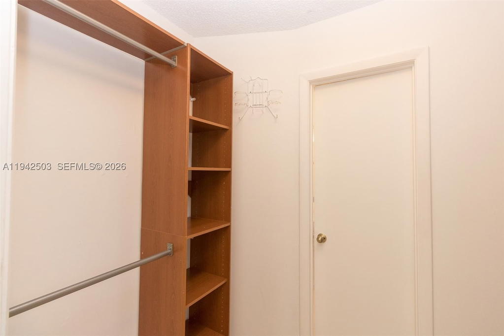 Real estate property located at 18328 68th Ave P, Miami-dade, La Hacienda Country Club, Hialeah, FL