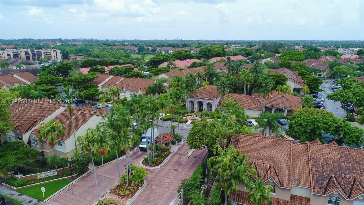 Real estate property located at 18328 68th Ave P, Miami-dade, La Hacienda Country Club, Hialeah, FL