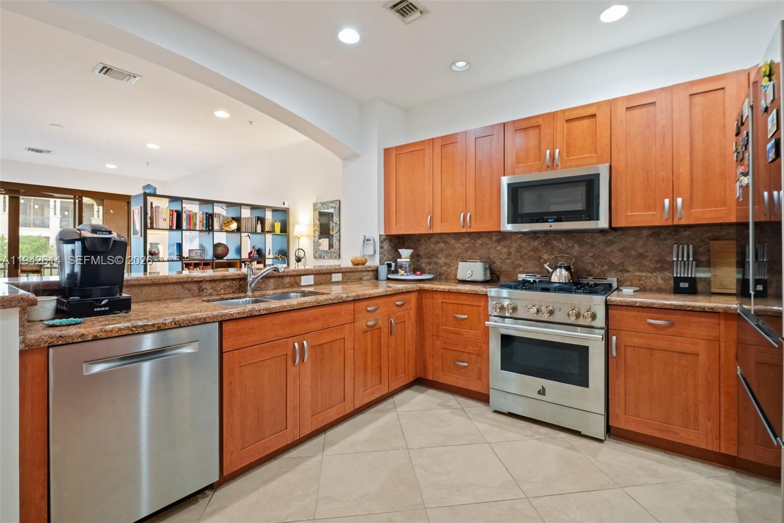 Real estate property located at 3055 126th Ave #310, Broward, Artesia-villa Castille Con, Sunrise, FL