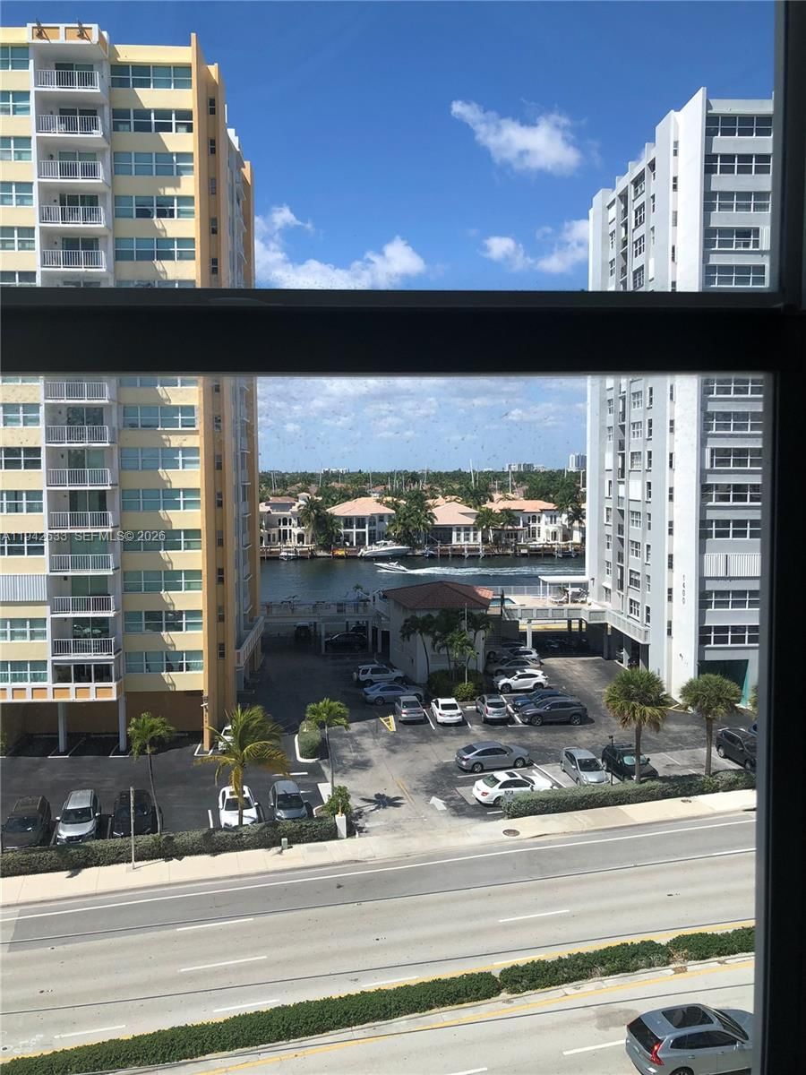 Real estate property located at 1601 Ocean Dr #504, Broward, Cambridge Towers Condo, Hollywood, FL