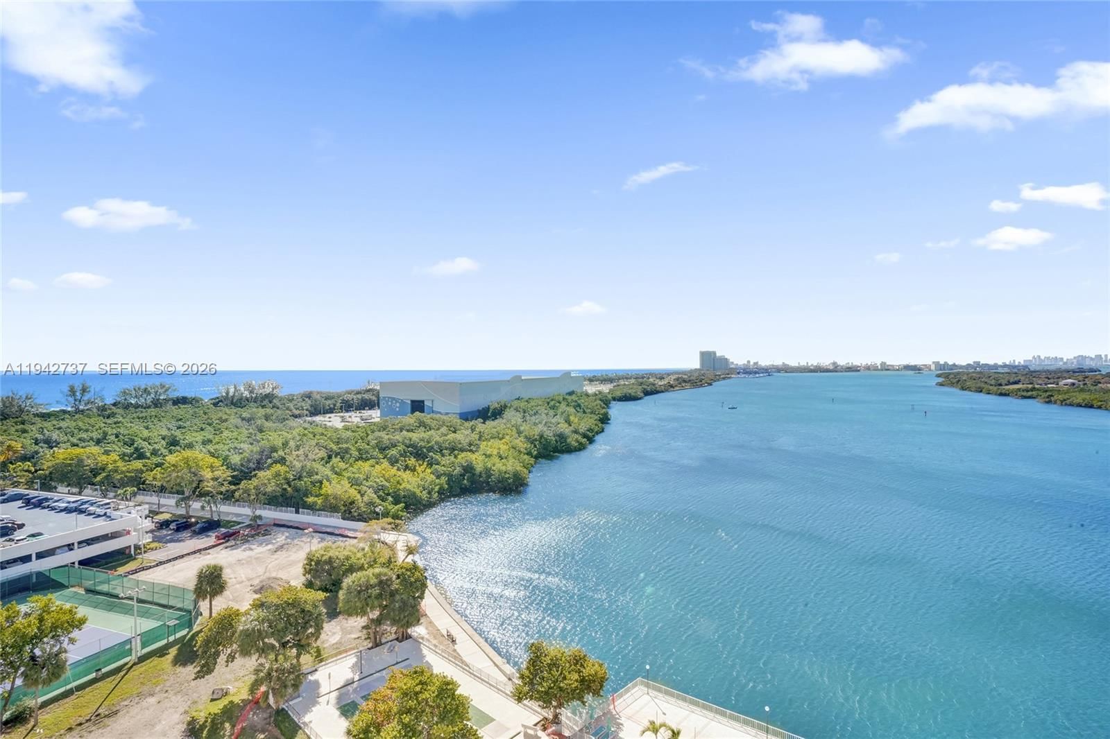 Real estate property located at 300 Bayview Dr #1110, Miami-dade, Arlen House Condo, Sunny Isles Beach, FL