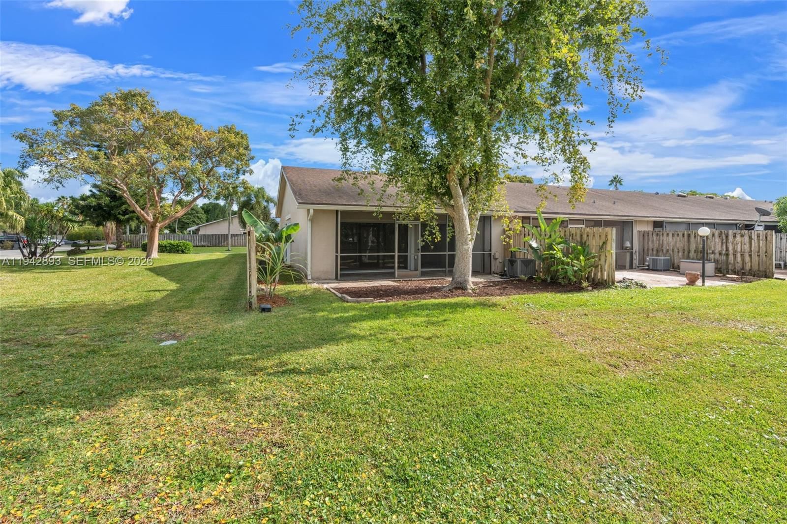 Real estate property located at 5149 Lakes Dr, Broward, The Lakes, Deerfield Beach, FL