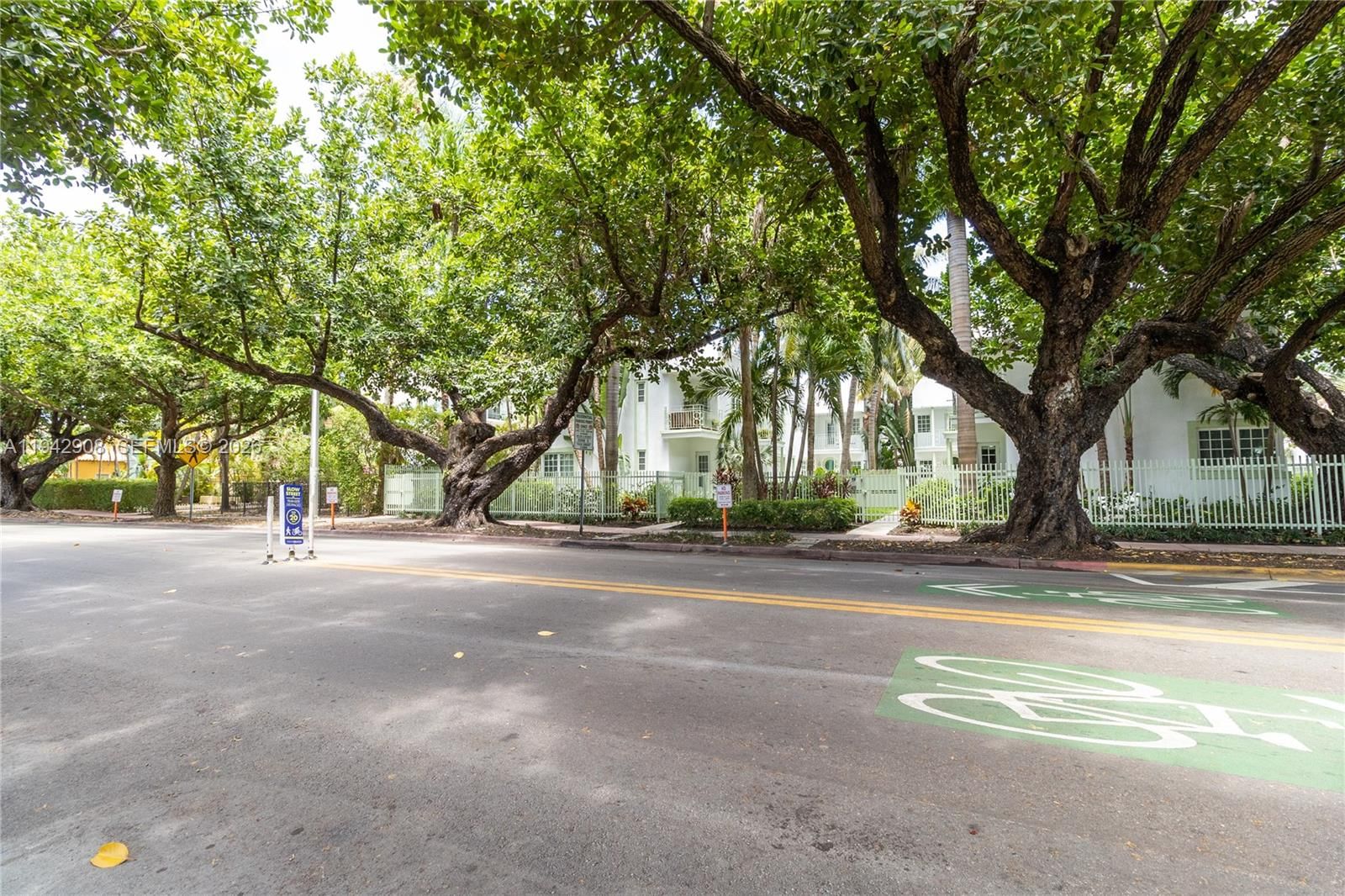 Real estate property located at 1207 Meridian Ave #7, Miami-dade, Arcadia Condo Of Miami Be, Miami Beach, FL
