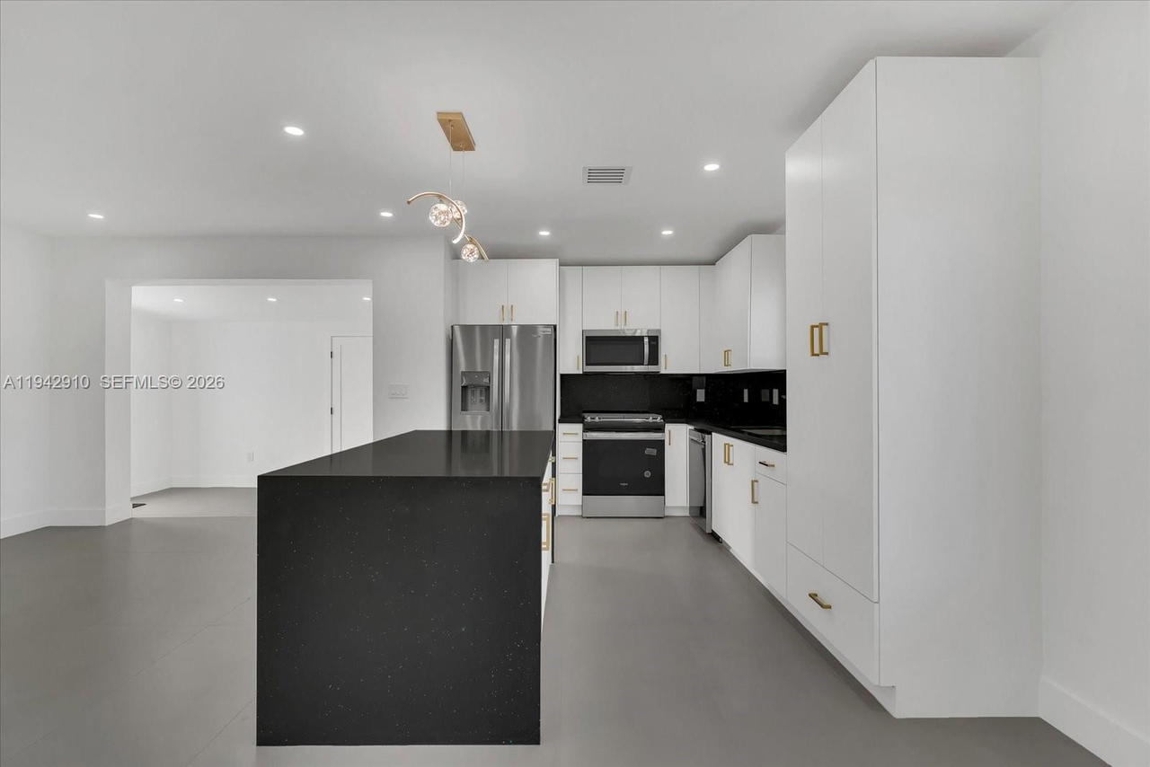 Real estate property located at 1110 183rd St, Miami-dade, Scott Lake Manor Sec 2, Miami Gardens, FL
