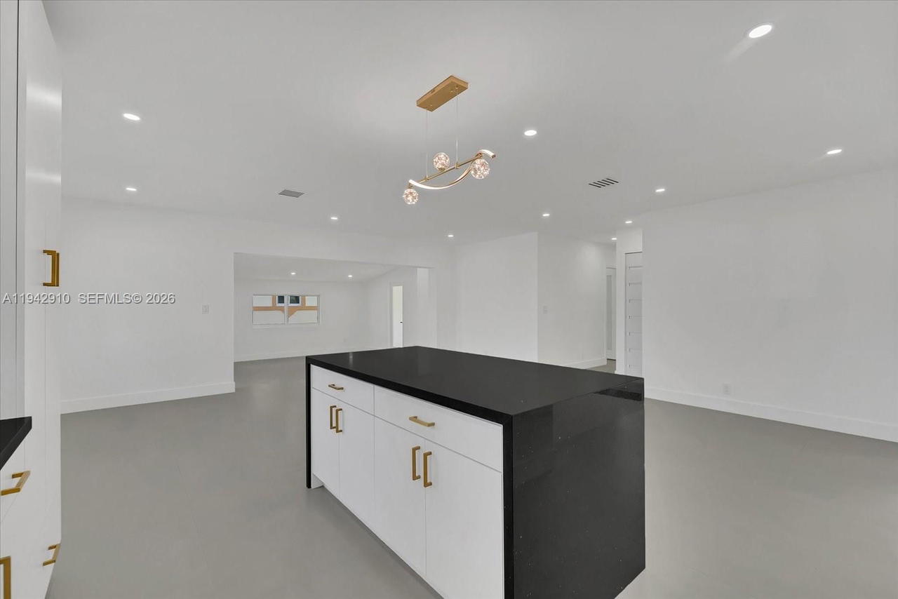 Real estate property located at 1110 183rd St, Miami-dade, Scott Lake Manor Sec 2, Miami Gardens, FL