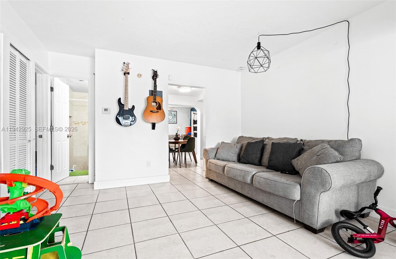 Real estate property located at 5844 Garfield St, Broward, Hollywood Beach Heights S, Hollywood, FL