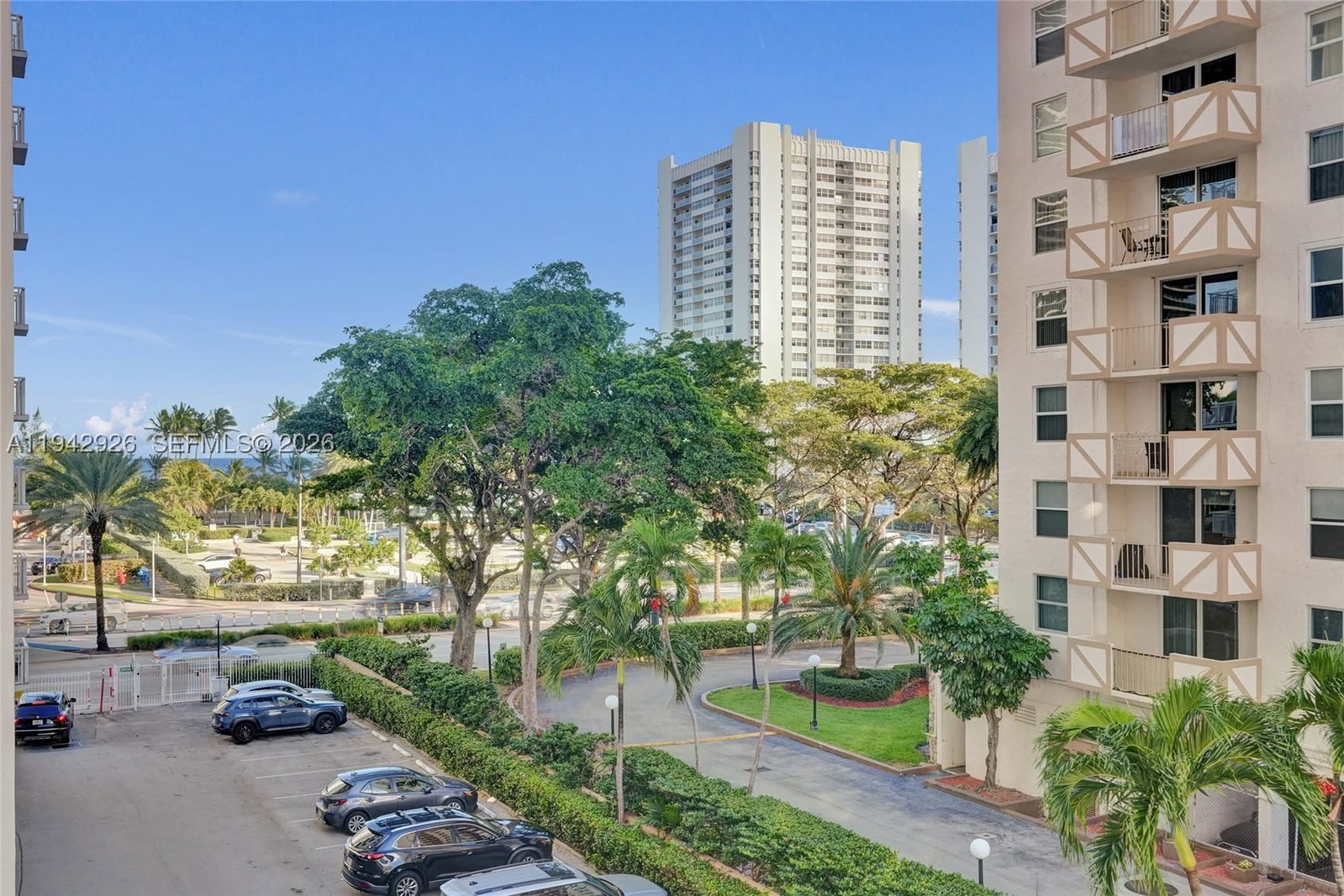 Real estate property located at 1849 Ocean Dr #408, Broward, Plaza Towers South Condo, Hallandale Beach, FL