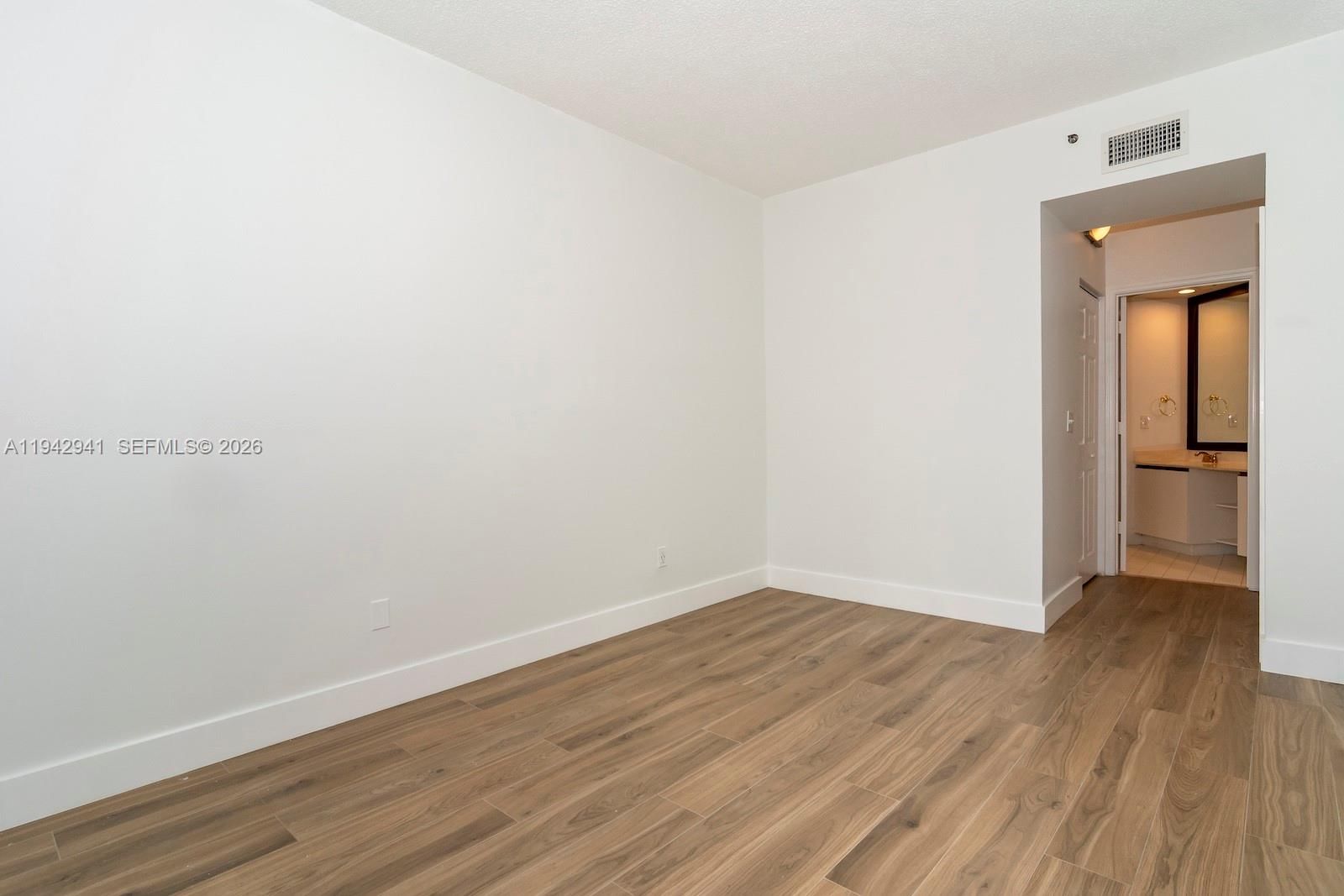Real estate property located at 3215 184th St #14301, Miami-dade, Village By The Bay Condo, Aventura, FL