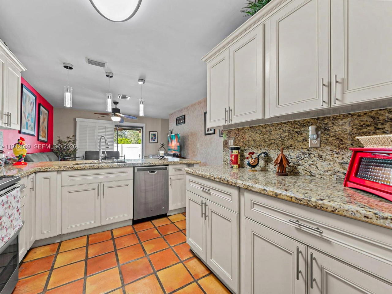 Real estate property located at 12806 91st Ct, Miami-dade, Briar Bay Townhouse Estat, Miami, FL