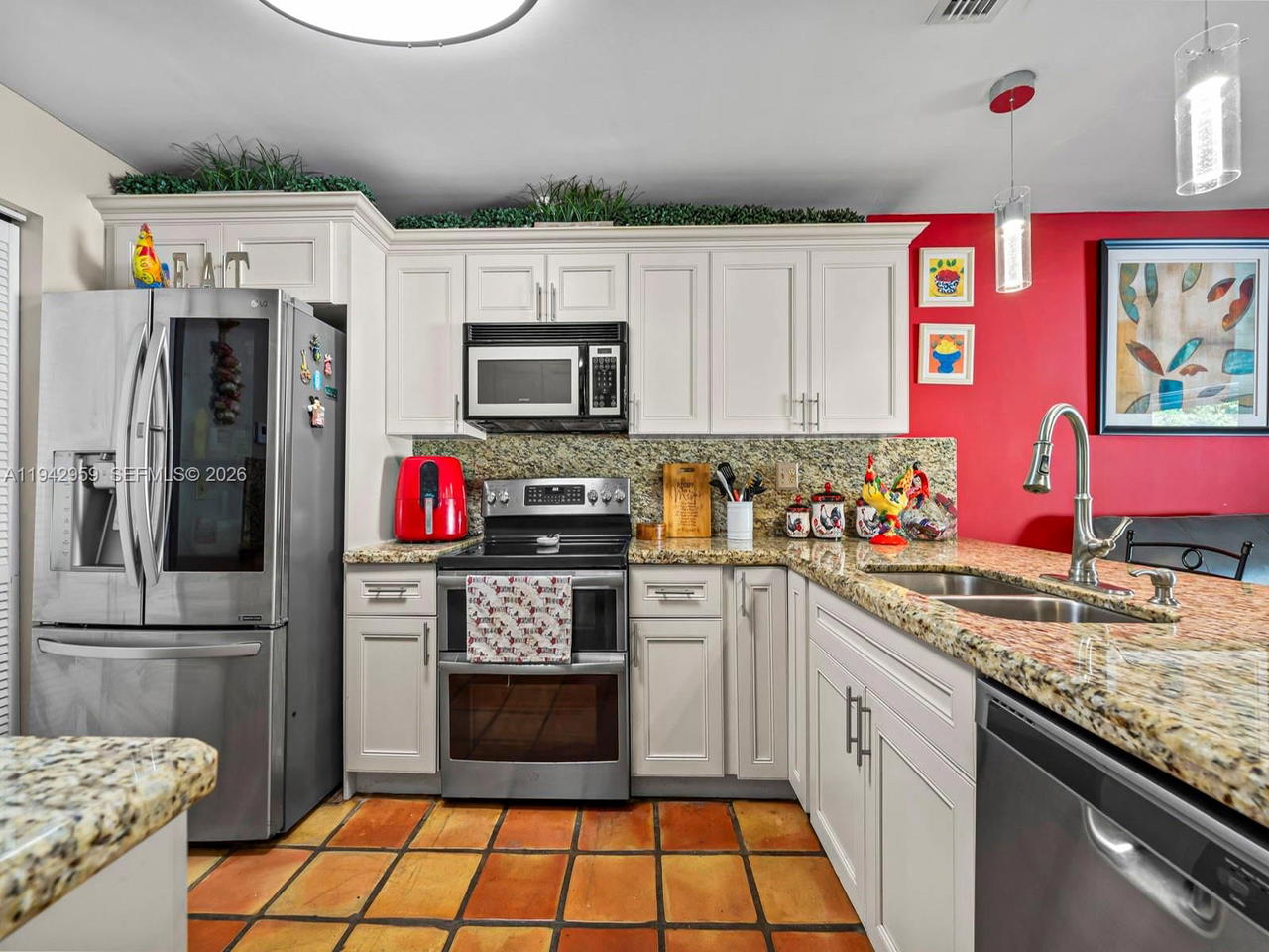 Real estate property located at 12806 91st Ct, Miami-dade, Briar Bay Townhouse Estat, Miami, FL