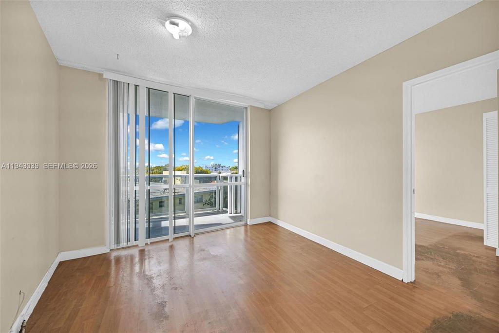 Real estate property located at 900 Bay Dr #321, Miami-dade, King Cole Condo, Miami Beach, FL