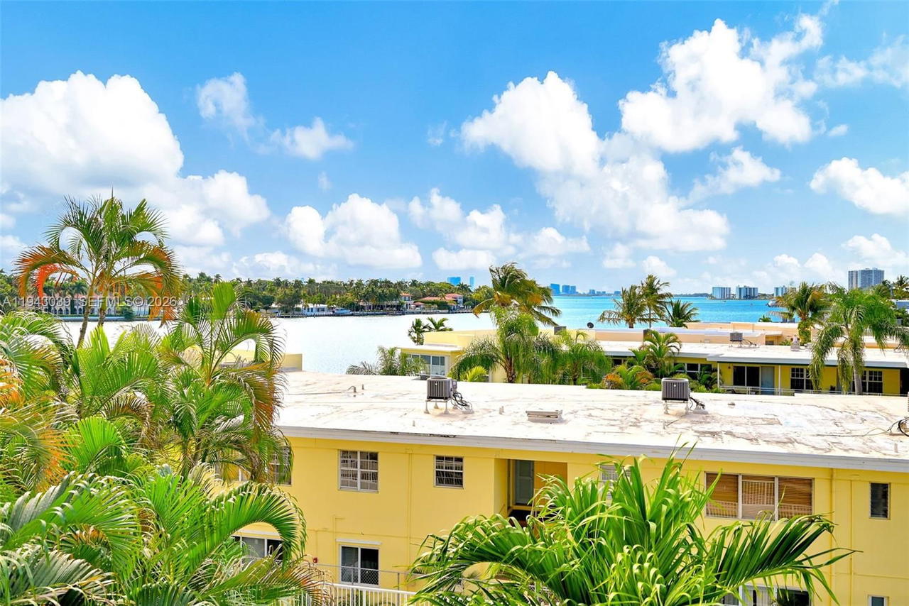 Real estate property located at 900 Bay Dr #321, Miami-dade, King Cole Condo, Miami Beach, FL
