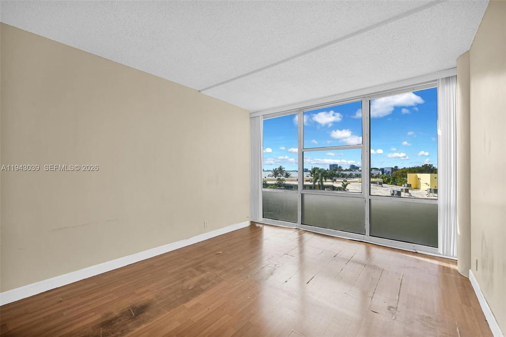 Real estate property located at 900 Bay Dr #321, Miami-dade, King Cole Condo, Miami Beach, FL