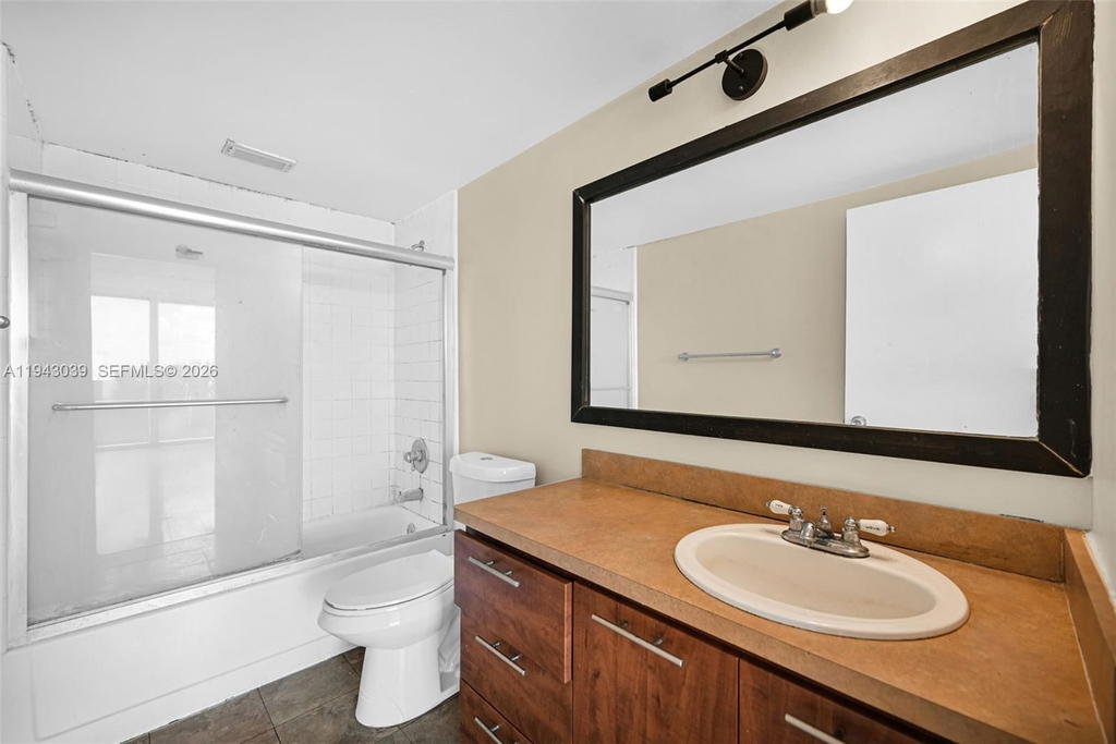 Real estate property located at 900 Bay Dr #321, Miami-dade, King Cole Condo, Miami Beach, FL