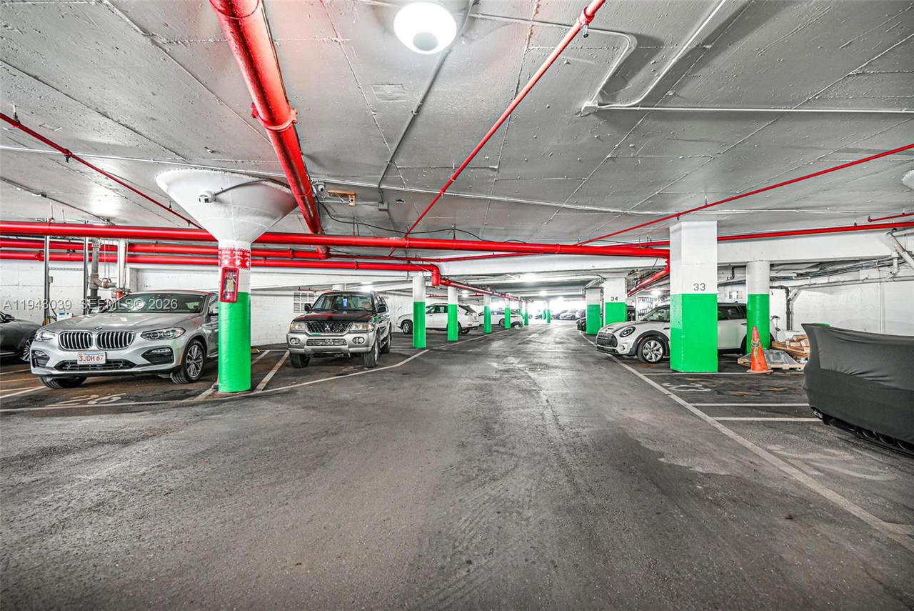 Real estate property located at 900 Bay Dr #321, Miami-dade, King Cole Condo, Miami Beach, FL