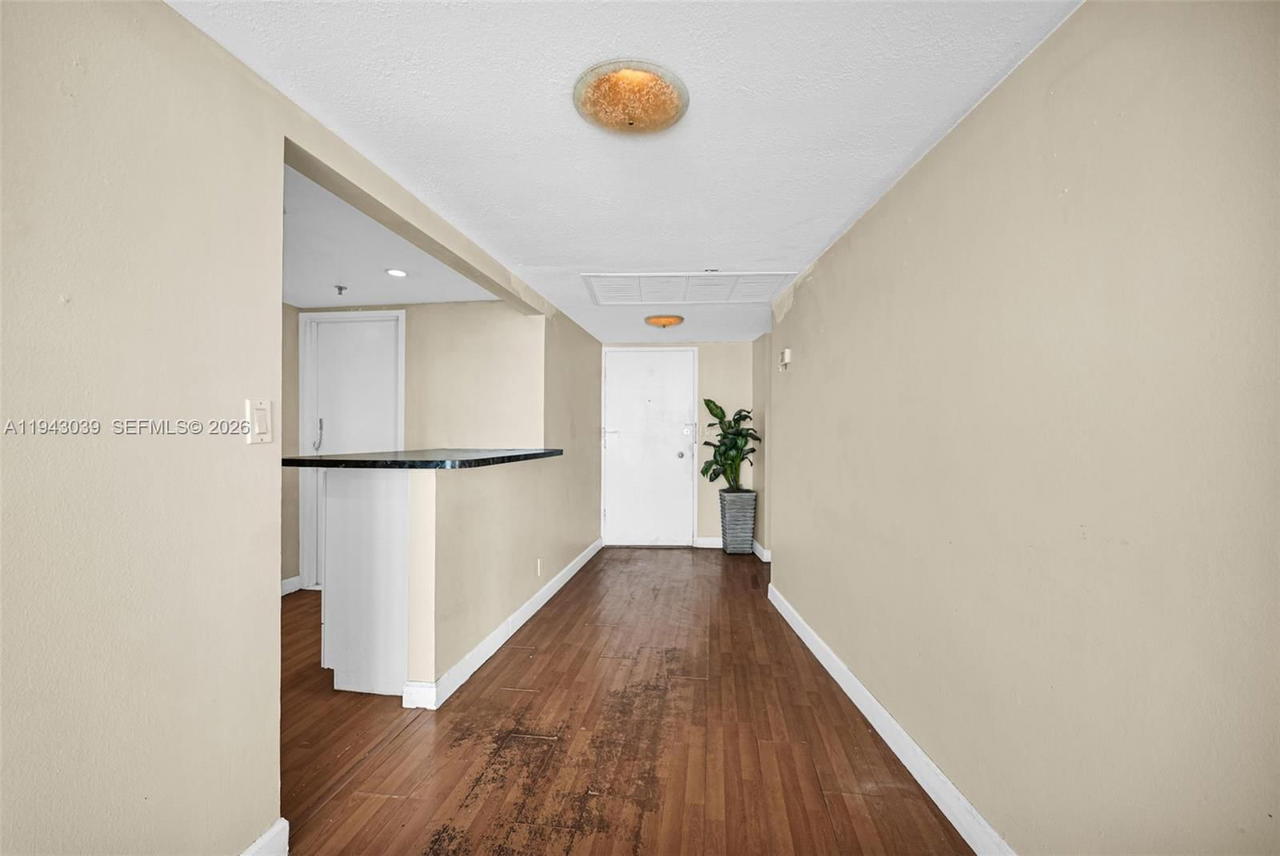 Real estate property located at 900 Bay Dr #321, Miami-dade, King Cole Condo, Miami Beach, FL