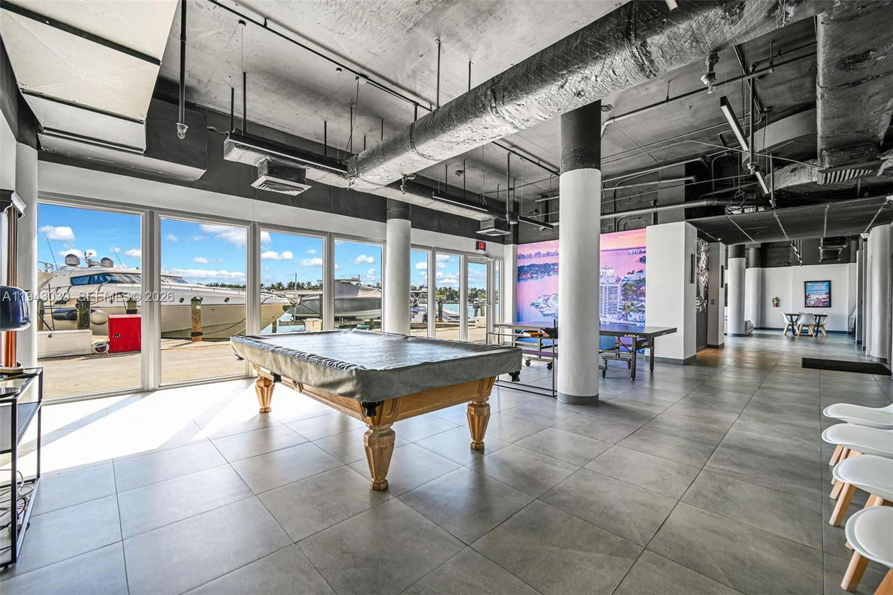 Real estate property located at 900 Bay Dr #321, Miami-dade, King Cole Condo, Miami Beach, FL