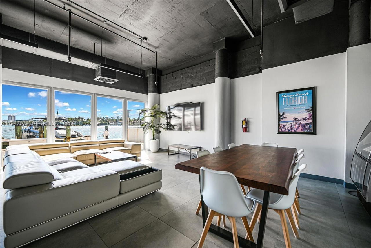 Real estate property located at 900 Bay Dr #321, Miami-dade, King Cole Condo, Miami Beach, FL
