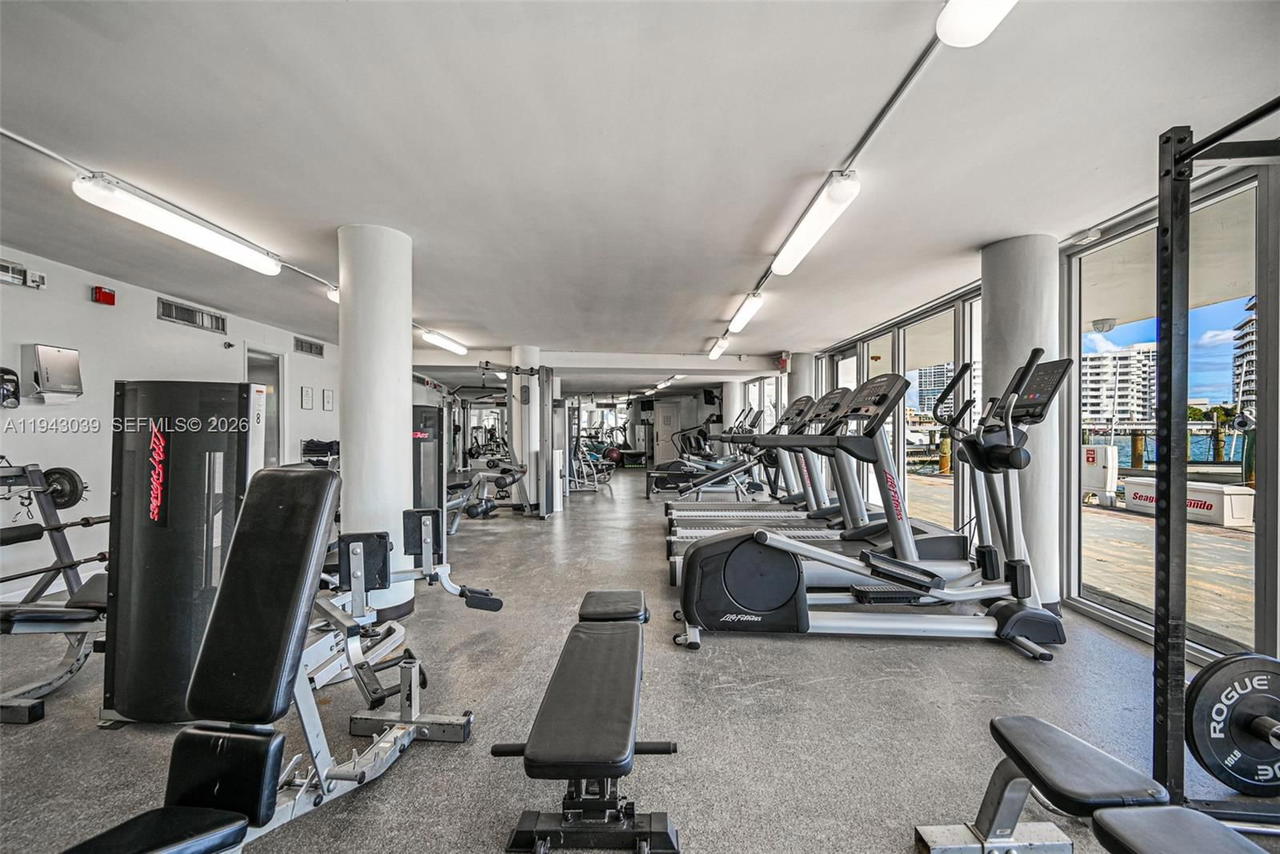 Real estate property located at 900 Bay Dr #321, Miami-dade, King Cole Condo, Miami Beach, FL