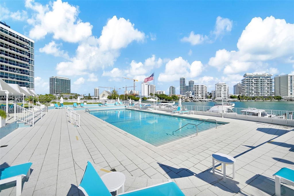 Real estate property located at 900 Bay Dr #321, Miami-dade, King Cole Condo, Miami Beach, FL