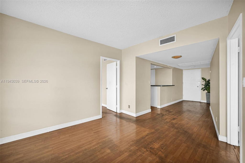 Real estate property located at 900 Bay Dr #321, Miami-dade, King Cole Condo, Miami Beach, FL