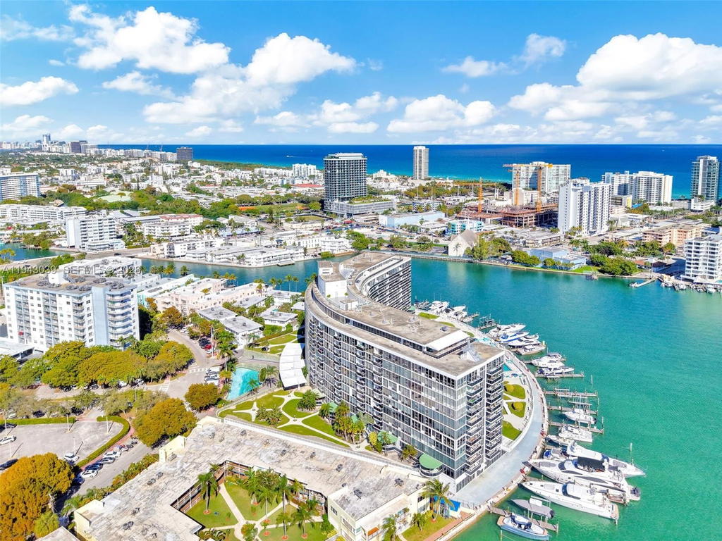 Real estate property located at 900 Bay Dr #321, Miami-dade, King Cole Condo, Miami Beach, FL