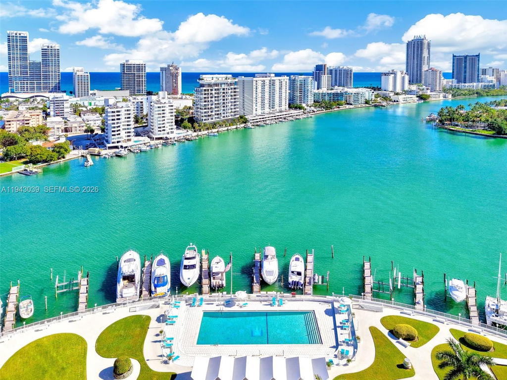 Real estate property located at 900 Bay Dr #321, Miami-dade, King Cole Condo, Miami Beach, FL