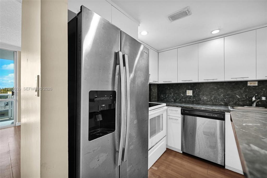 Real estate property located at 900 Bay Dr #321, Miami-dade, King Cole Condo, Miami Beach, FL