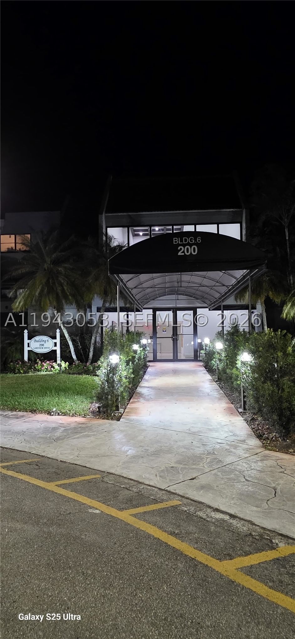 Real estate property located at 200 Lakeview Dr #212, Broward, Building Six Of Racquet C, Weston, FL