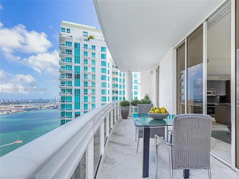 Real estate property located at 901 Brickell Key Blvd #3407, Miami-dade, Carbonell Condo, Miami, FL