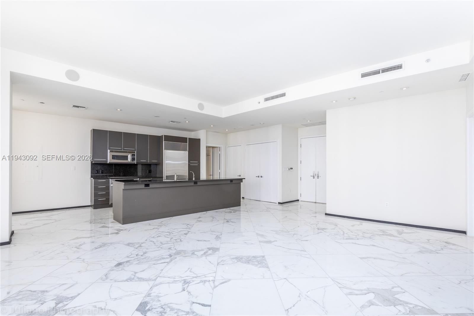 Real estate property located at 901 Brickell Key Blvd #3407, Miami-dade, Carbonell Condo, Miami, FL
