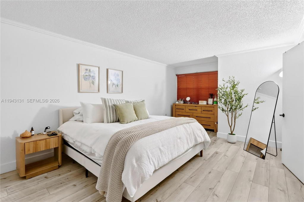 Real estate property located at 6902 Kendall Dr E101, Miami-dade, Dadeland Grove Condo, Pinecrest, FL