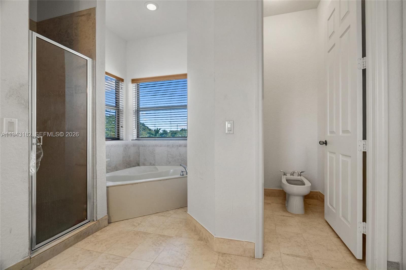 Real estate property located at 865 208th Ter, Miami-dade, California Club Estates, Miami, FL