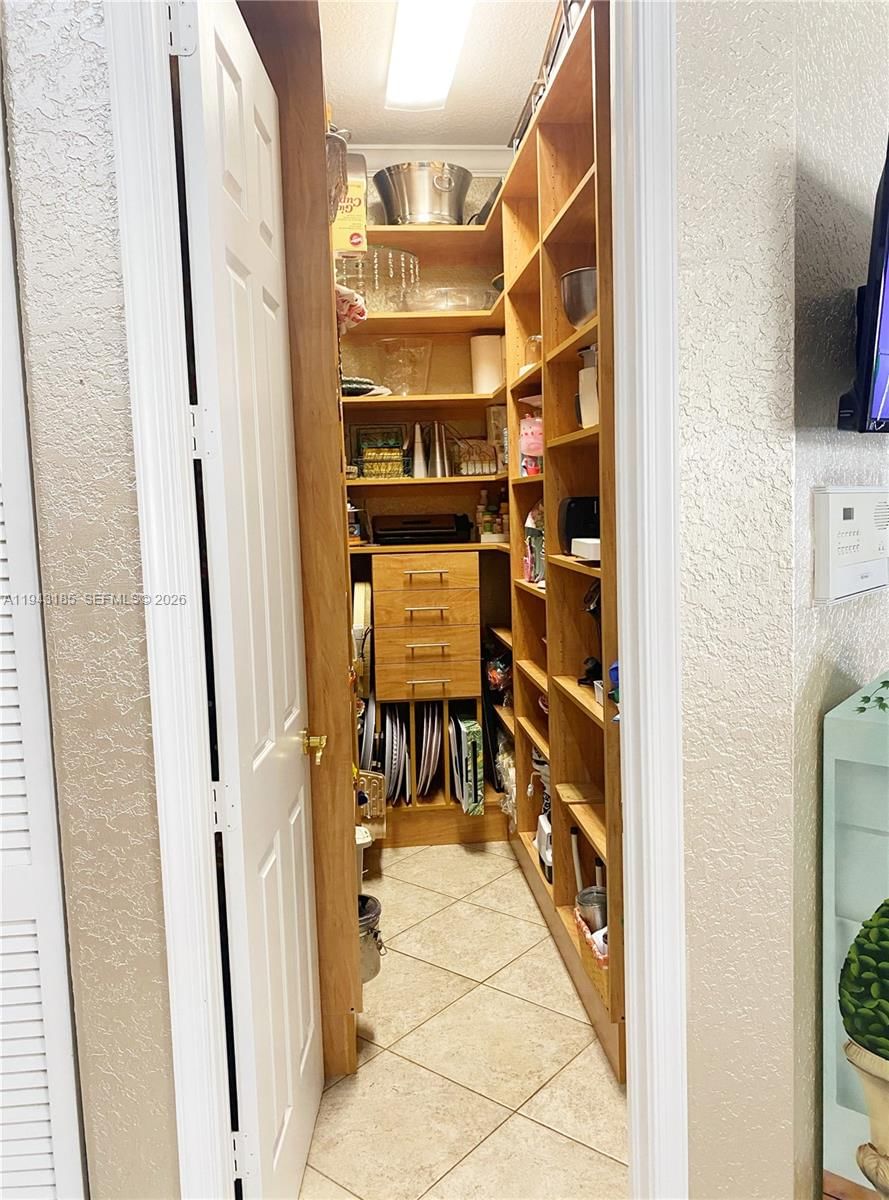 Real estate property located at 6550 183rd Way, Broward, Chambers Sub Nw1/4, Southwest Ranches, FL