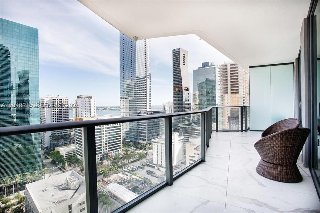 Real estate property located at 1300 Miami Ave #2104, Miami-dade, 1300 S Miami Avenue Condo, Miami, FL