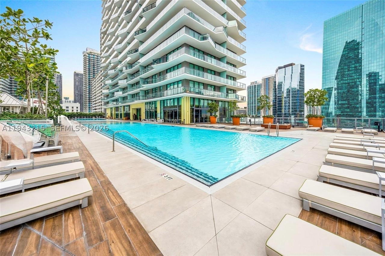 Real estate property located at 1300 Miami Ave #2104, Miami-dade, 1300 S Miami Avenue Condo, Miami, FL