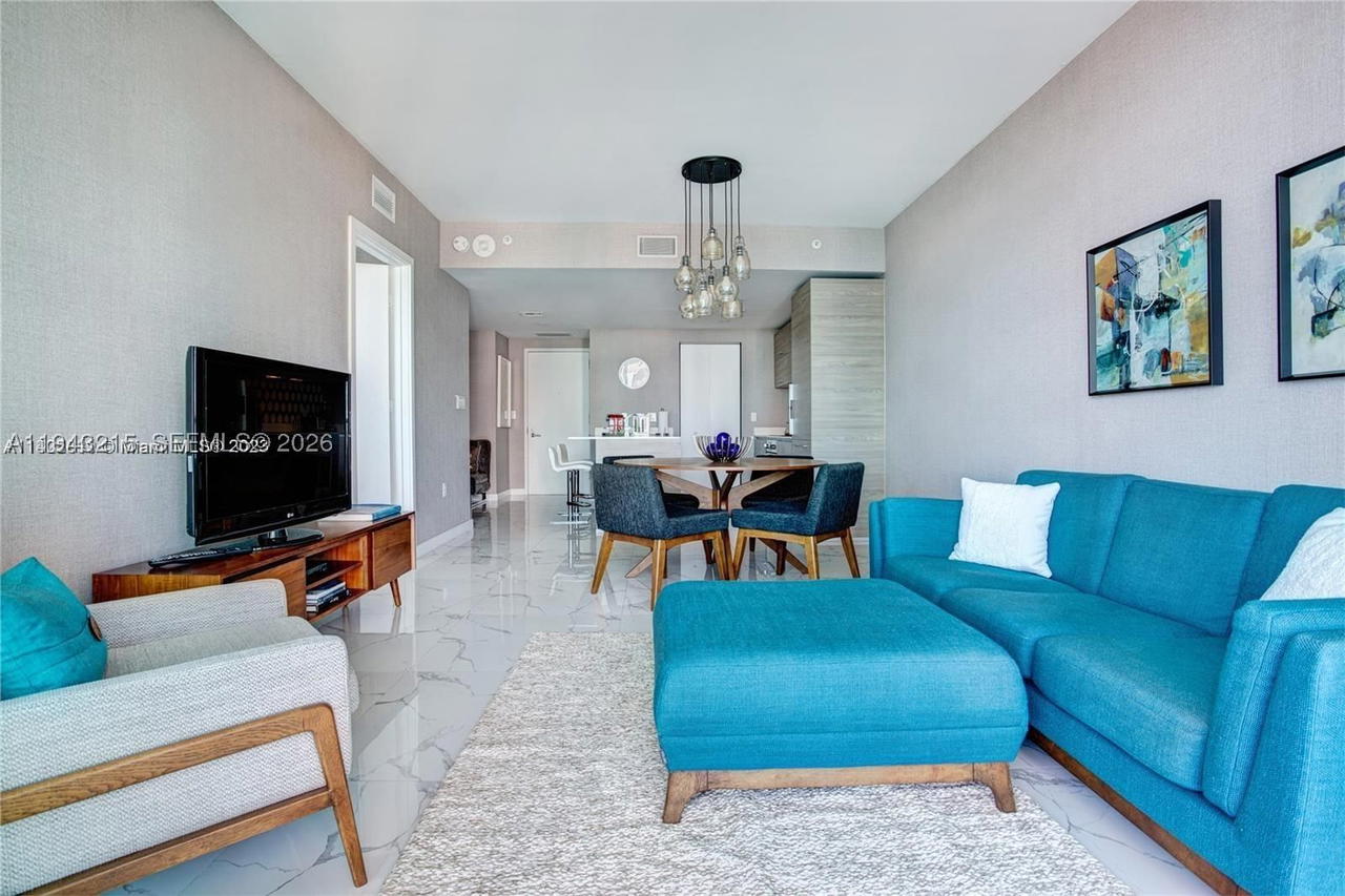Real estate property located at 1300 Miami Ave #2104, Miami-dade, 1300 S Miami Avenue Condo, Miami, FL