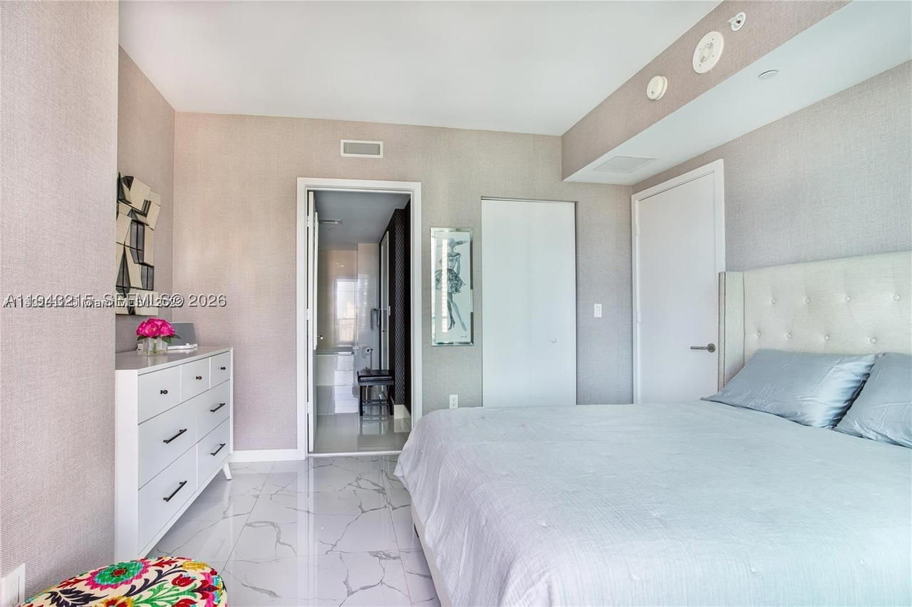 Real estate property located at 1300 Miami Ave #2104, Miami-dade, 1300 S Miami Avenue Condo, Miami, FL