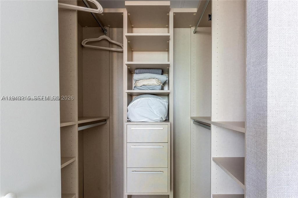 Real estate property located at 1300 Miami Ave #2104, Miami-dade, 1300 S Miami Avenue Condo, Miami, FL