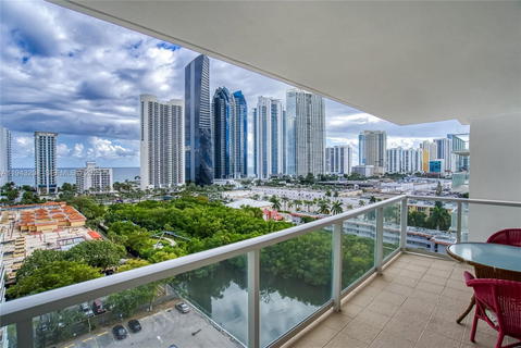 Real estate property located at 230 174th St #1520, Miami-dade, Winston Tower 300 Condo, Sunny Isles Beach, FL