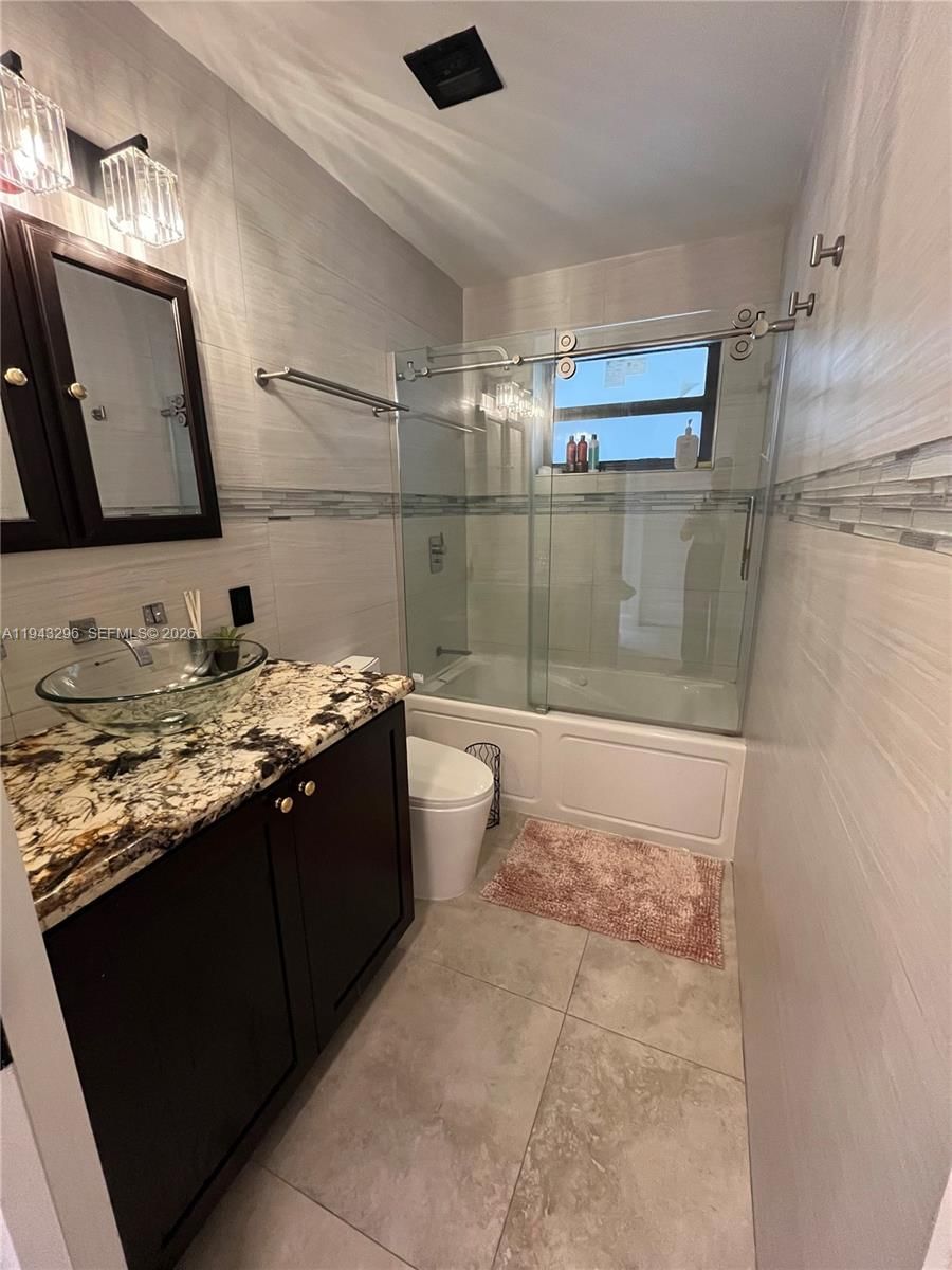 Real estate property located at 1111 Adams St, Broward, Hollywood Lakes Section, Hollywood, FL