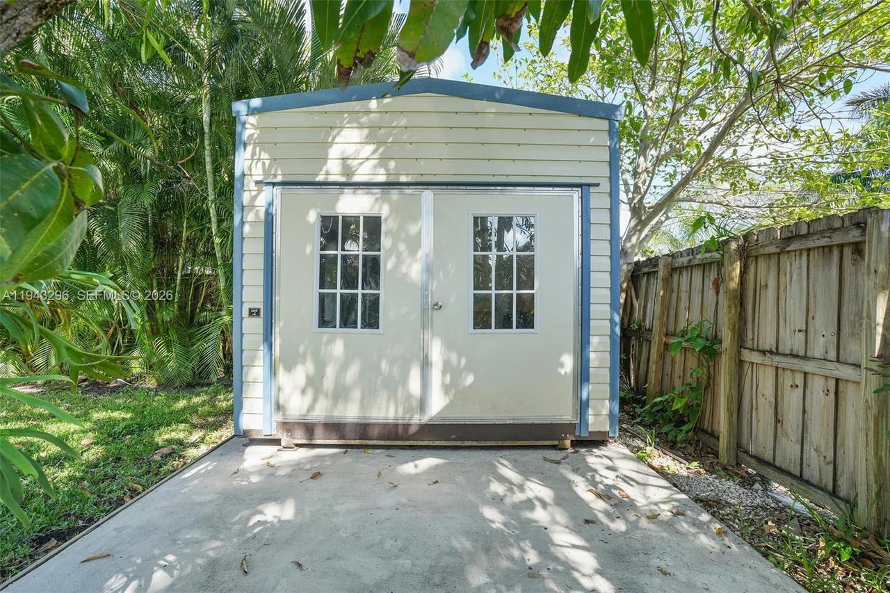 Real estate property located at 1111 Adams St, Broward, Hollywood Lakes Section, Hollywood, FL